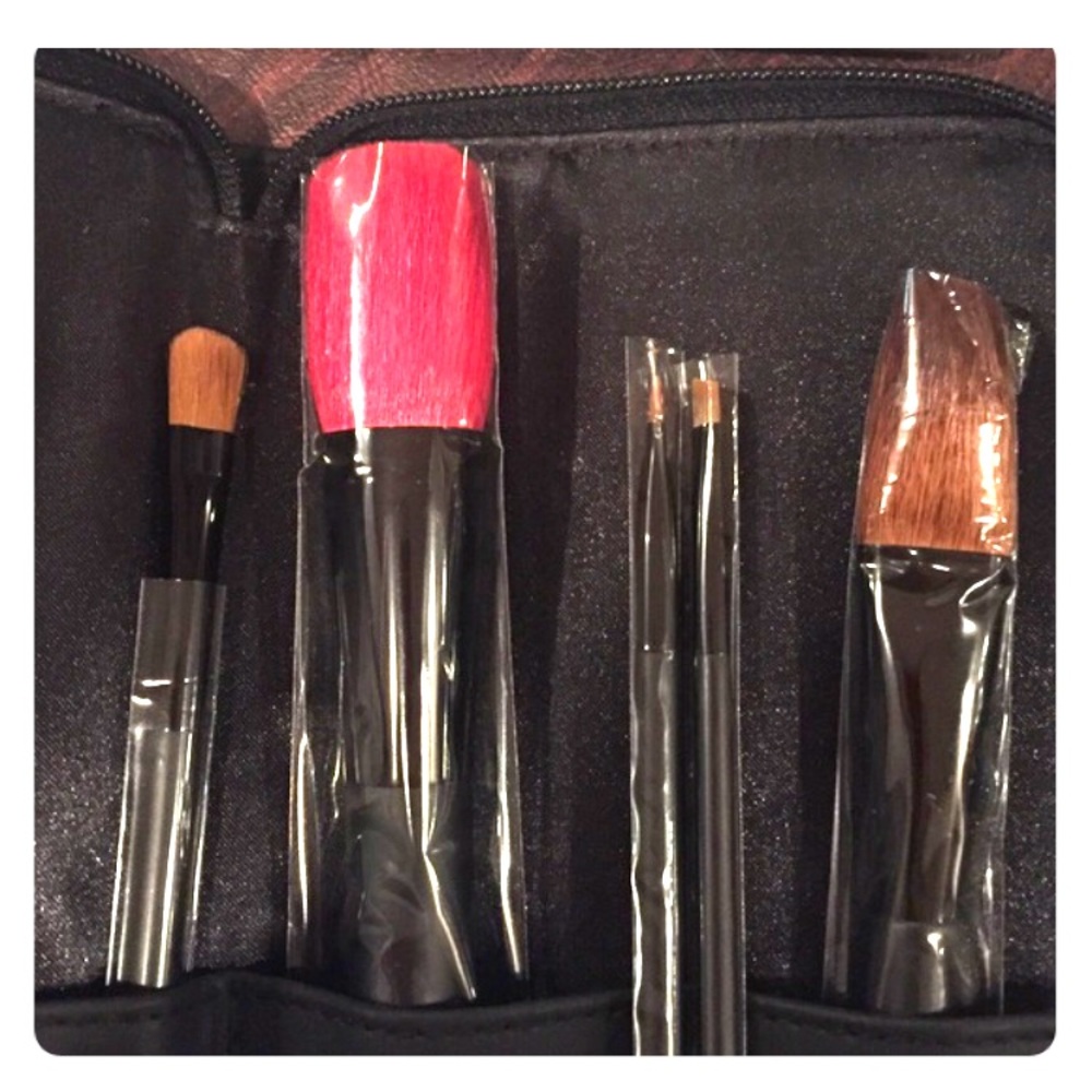 Guerlain makeup accessories